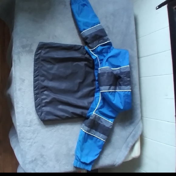 Coat - Picture 4 of 4